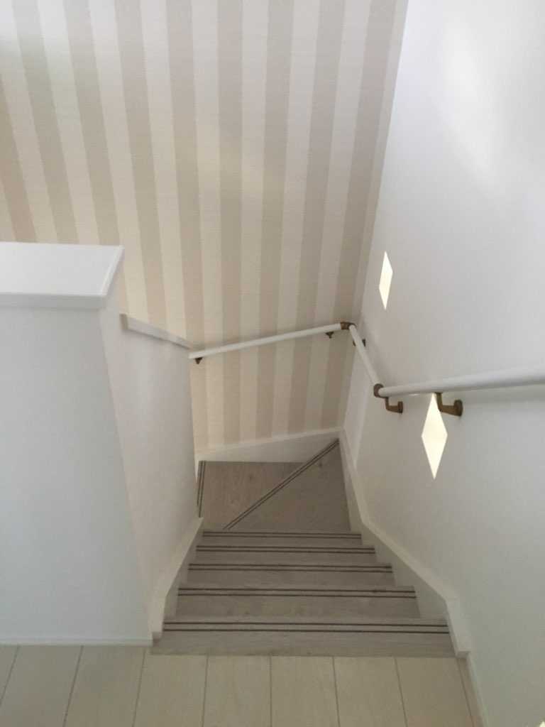 階段のステップ