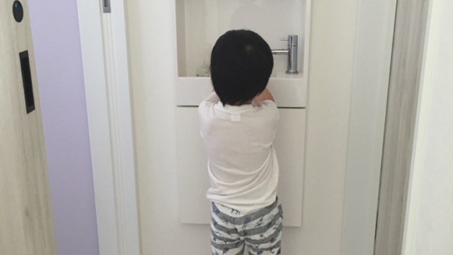 玄関 トイレ付近の手洗いが大活躍 子供の補助台が無くてスッキリ 目指せフレンチシック オシャレな家づくり