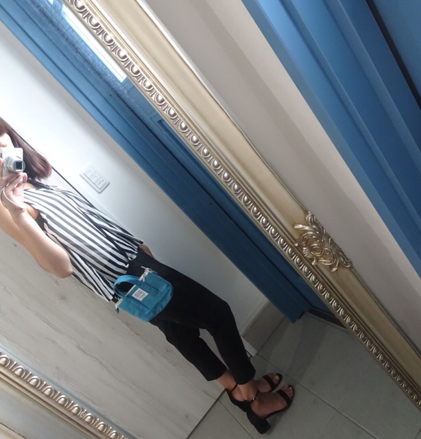 スマホ持ち歩きのミニバッグ