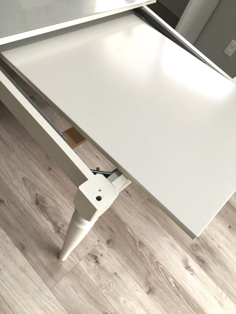 Ikeaイケアの伸長式ダイニングテーブルingatorp 伸ばすの面倒だと思ってたけど実は簡単だった 目指せフレンチシック オシャレな家づくり