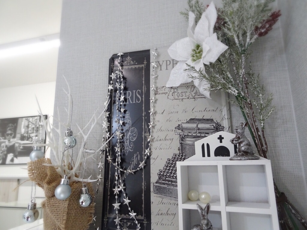 シルバー 白の大人シックに憧れて セリア雑貨でクリスマスインテリア 目指せフレンチシック オシャレな家づくり シルバー 白の大人シックに憧れて セリア雑貨でクリスマスインテリア 目指せフレンチシック オシャレな家づくり