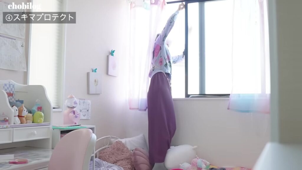 子供部屋のアルミサッシの窓にスキマプロテクトを貼る