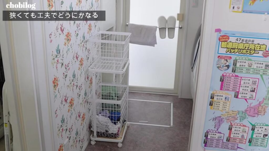 脱衣所の奥の棚を置けるスペース